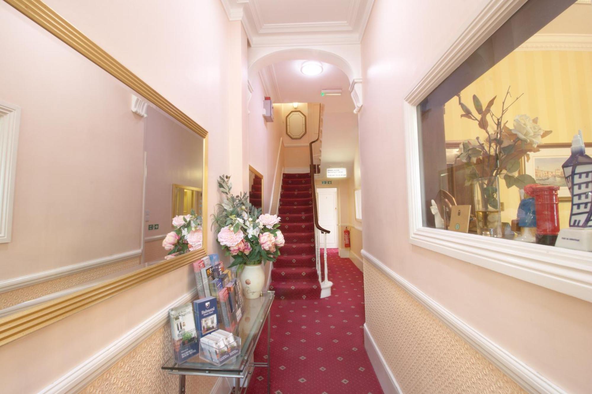 Balmoral House Hotel Лондон Экстерьер фото